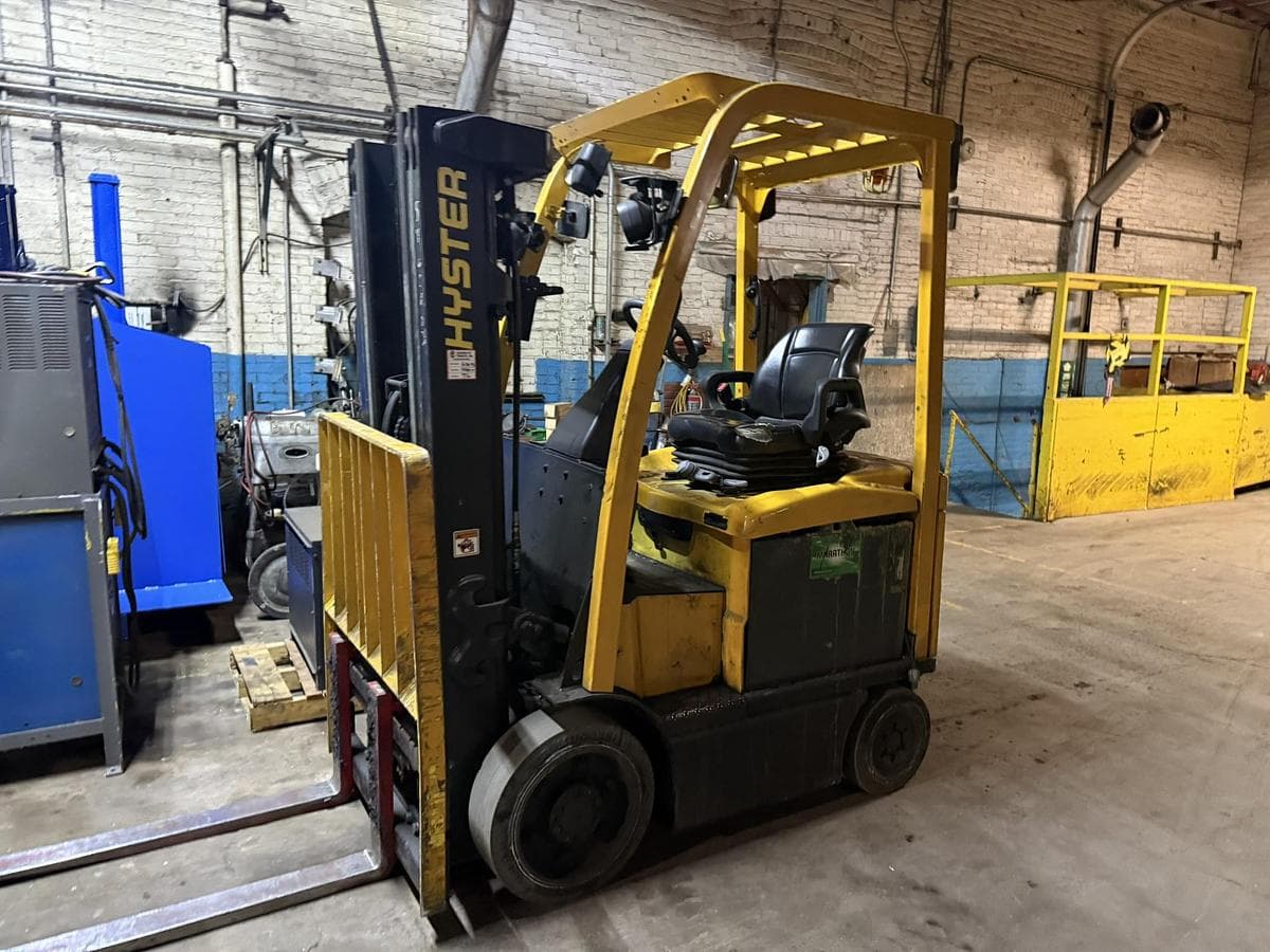 Hyster 5000lb electric forklift pick up only