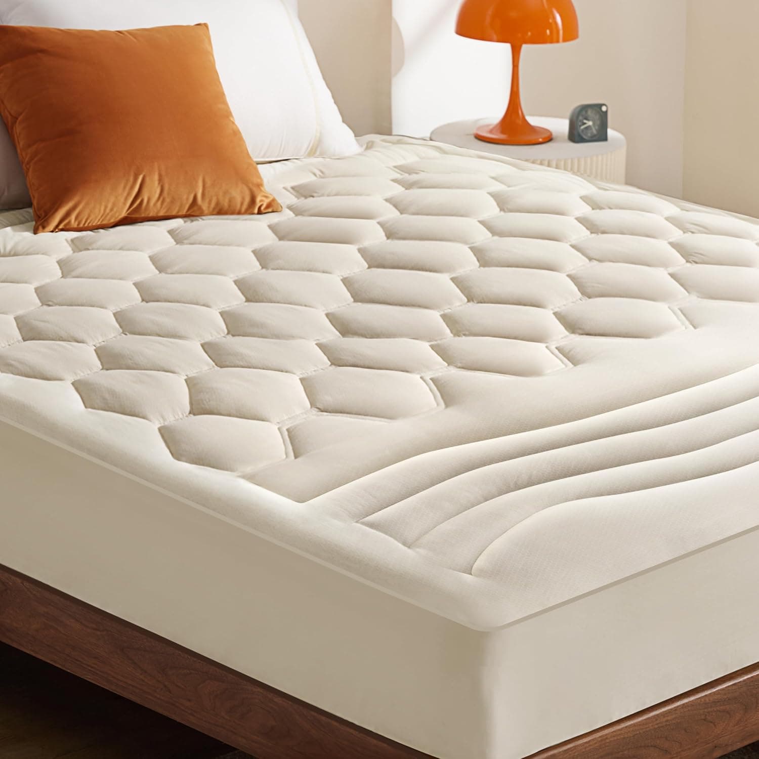 Bedsure King Mattress Pad - Quilted Fitted Mattress Topper Protector with 8-21 I